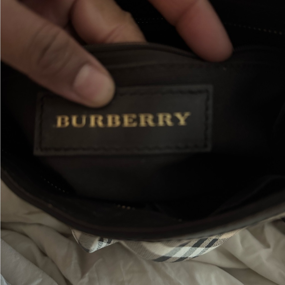 💯Authetic Burberry Haymarket Crossbody - Excellent Condition - Picture 3 of 6